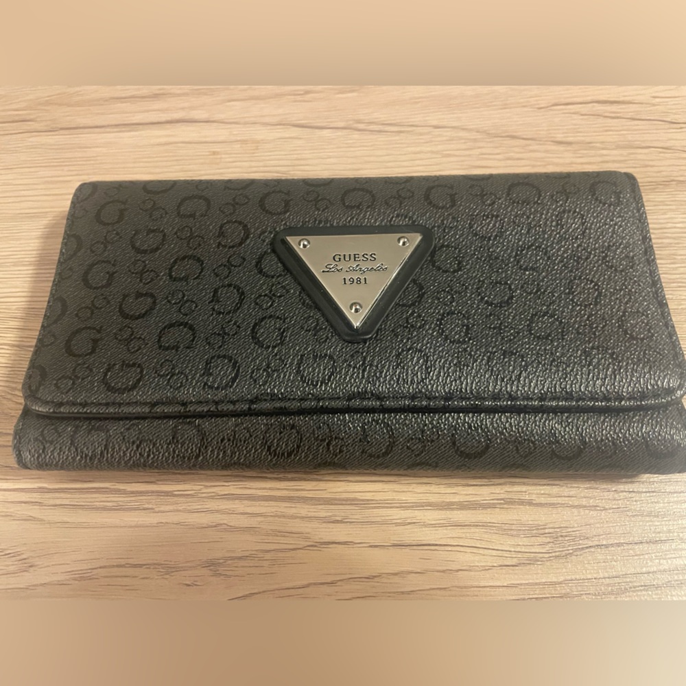 Guess wallet